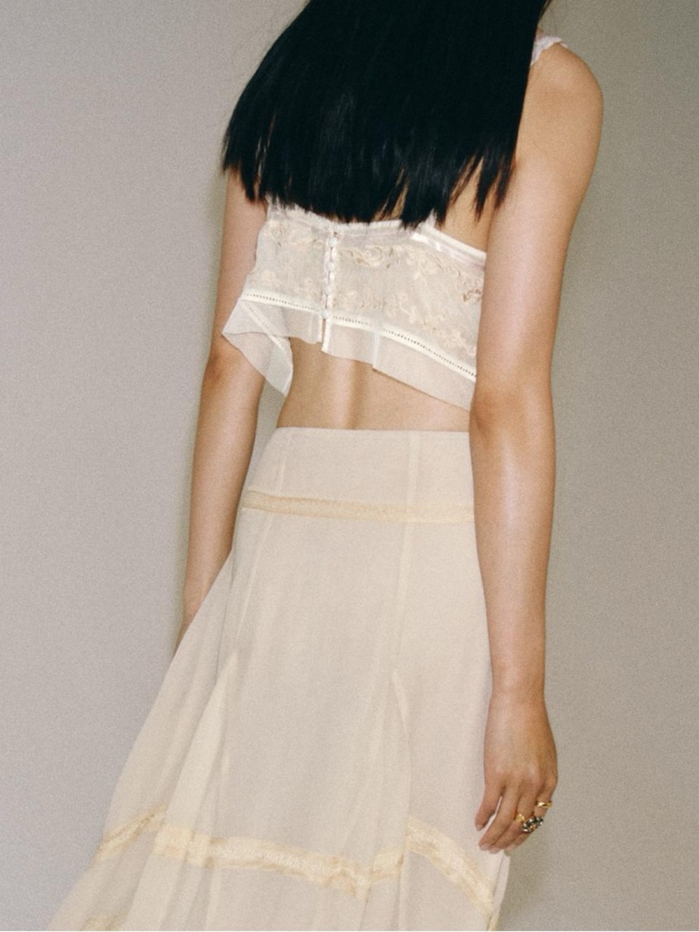 ZW COLLECTION EMBROIDERED CROPPED TOP

Zara Sheer Floral Embroidered Bralette - Picture 6 of 16